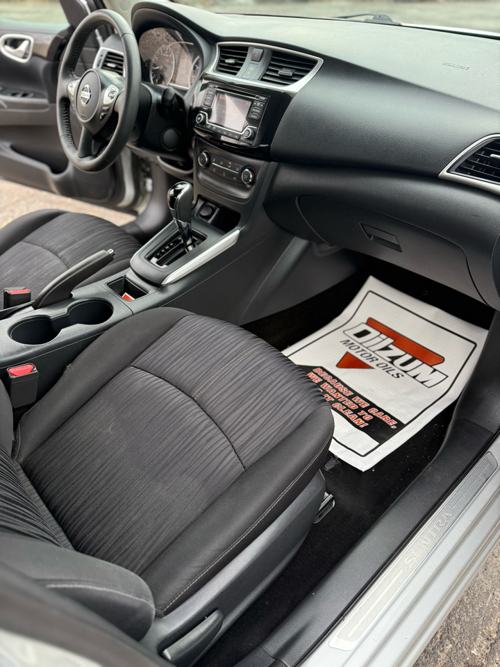 Nissan Sentra SV 4D Sedan 2017