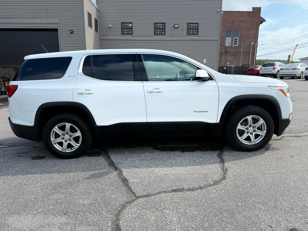 GMC Acadia SLE-1 FWD 2017