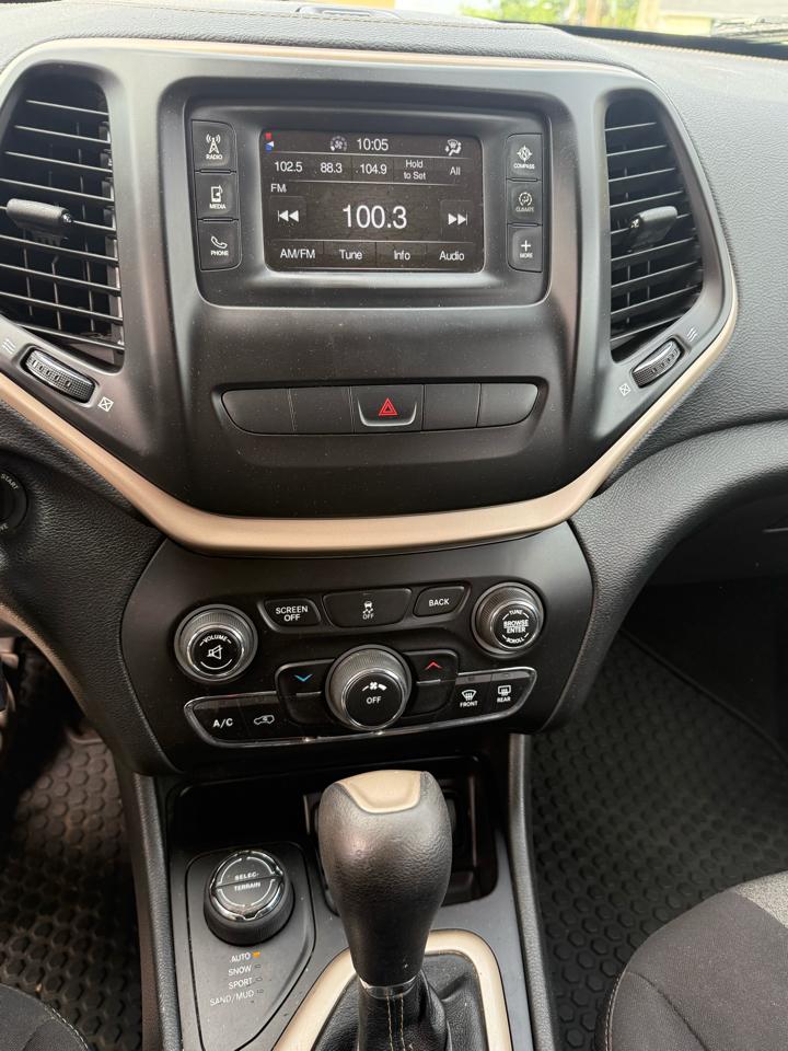 Jeep Cherokee Latitude 4WD 2014
