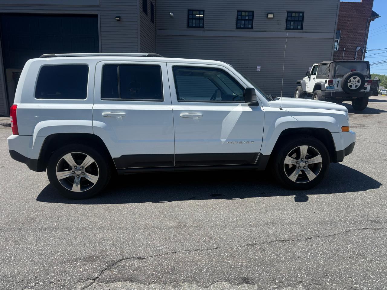 Jeep Patriot Latitude 2WD 2016
