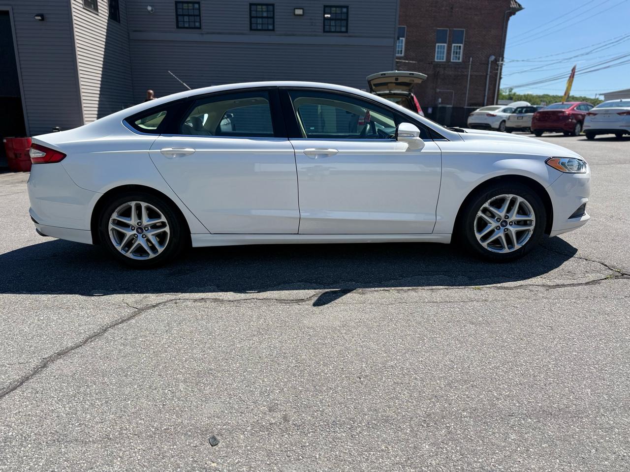 Ford Fusion SE 2015