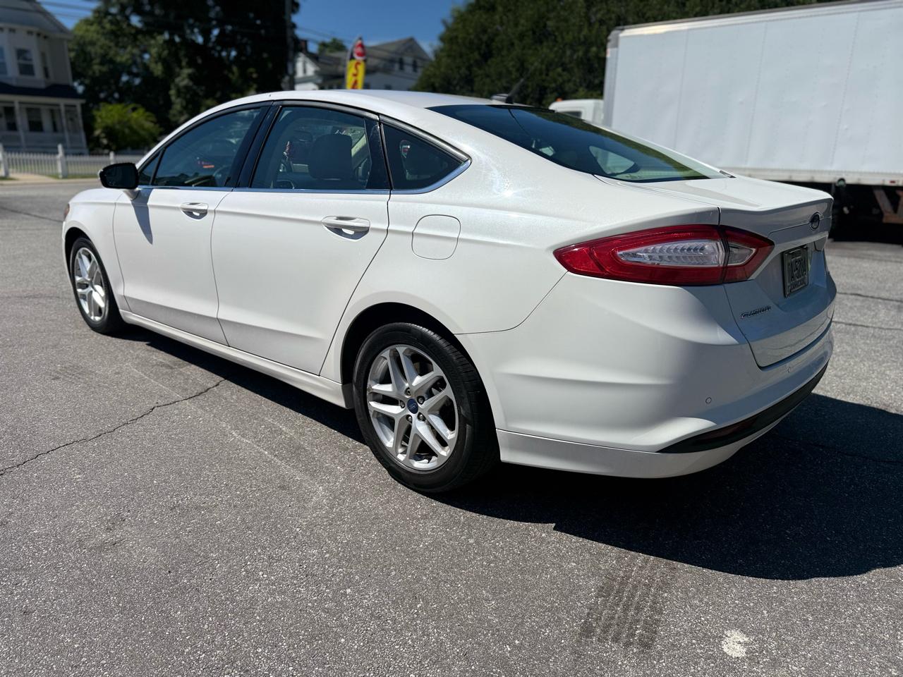 Ford Fusion SE 2015