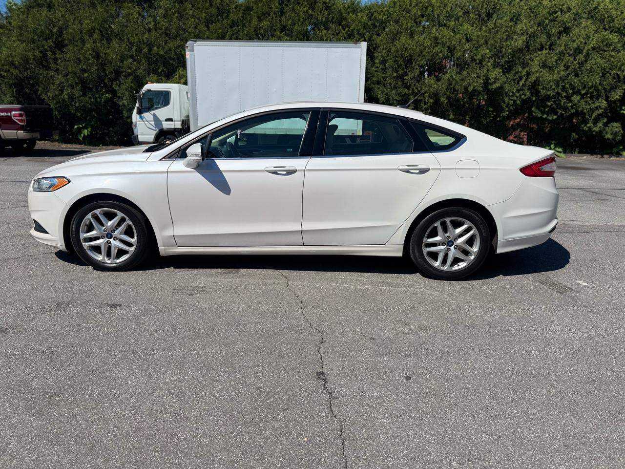 Ford Fusion SE 2015