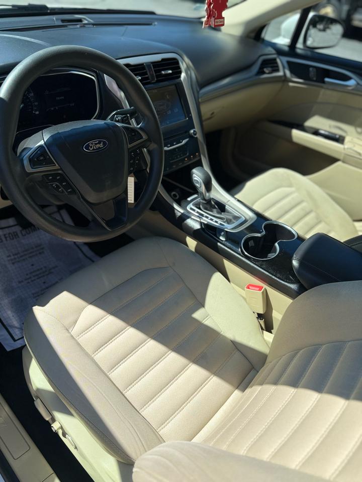 Ford Fusion SE 2015