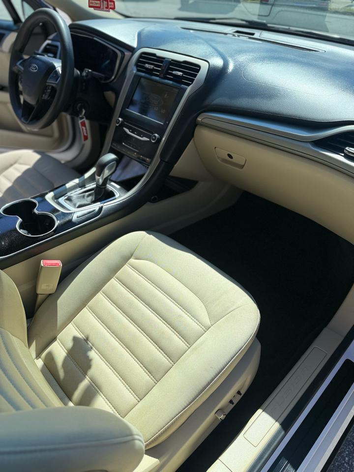 Ford Fusion SE 2015