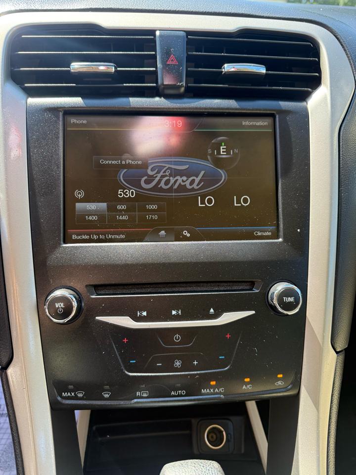 Ford Fusion SE 2015