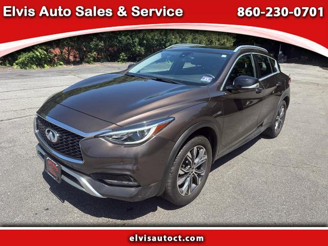 2017 INFINITI QX30 Luxury AWD