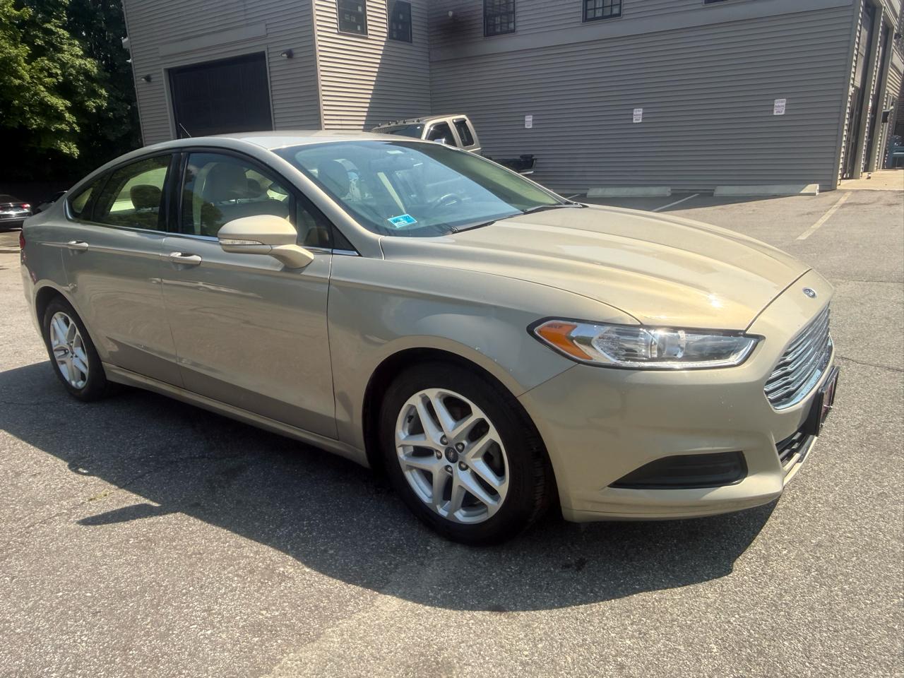 Ford Fusion SE 2016