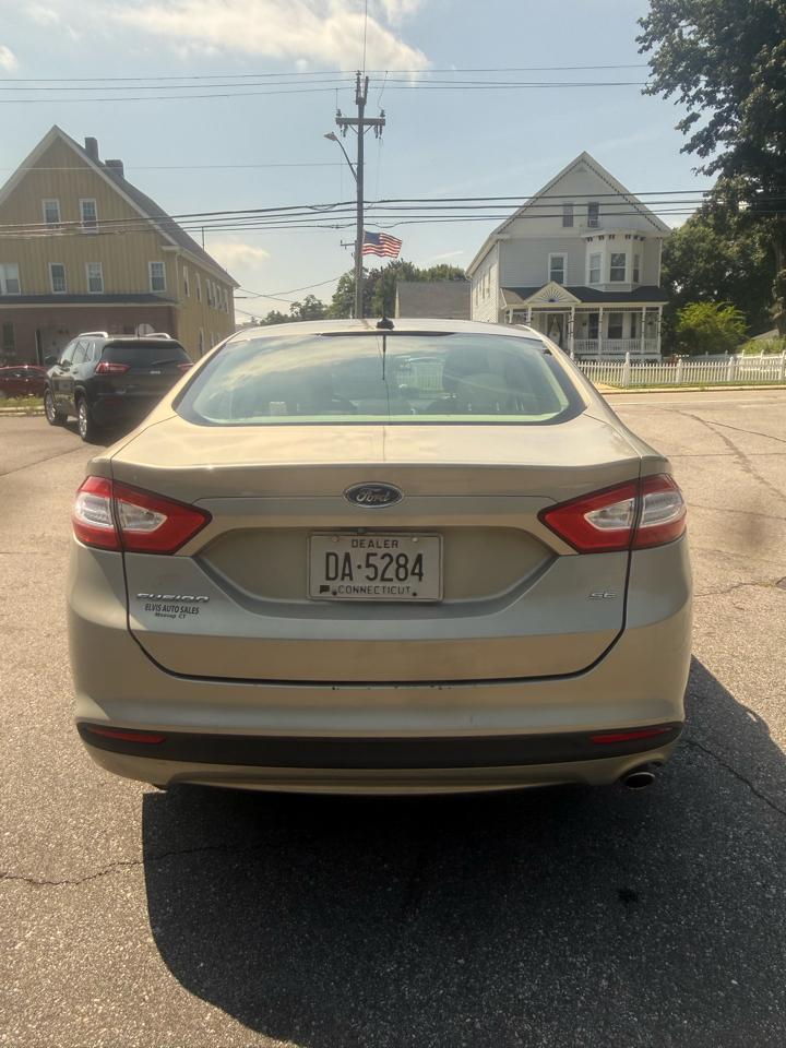 Ford Fusion SE 2016
