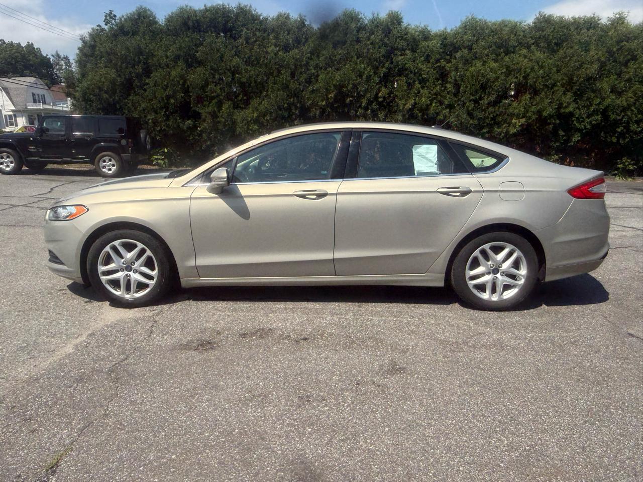 Ford Fusion SE 2016