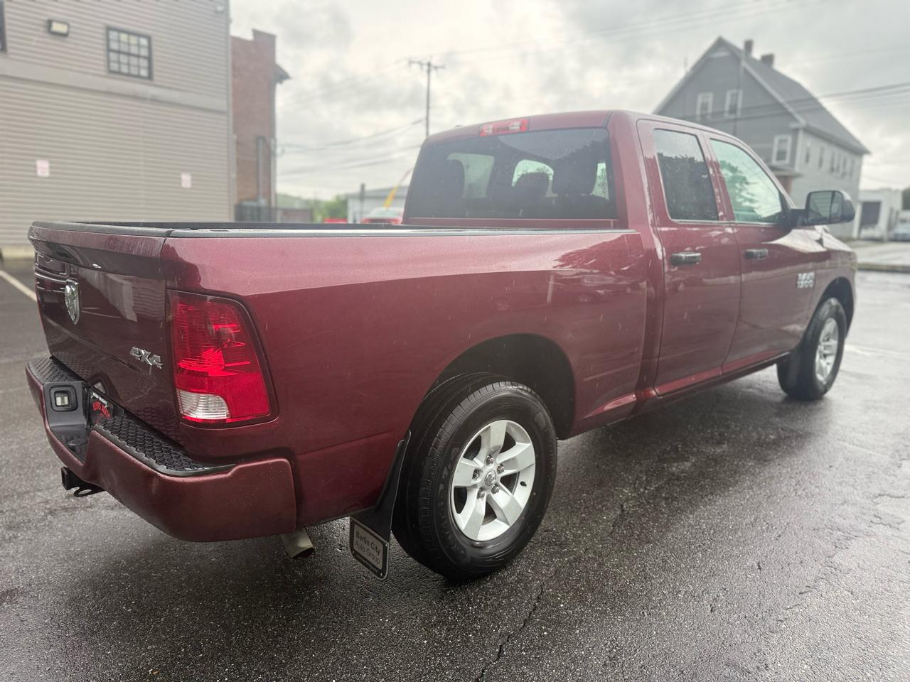RAM 1500 4WD Quad Cab 140.5" Express 2018