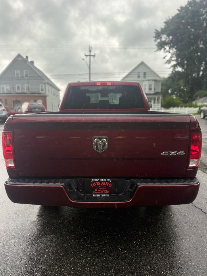 RAM 1500 4WD Quad Cab 140.5" Express 2018