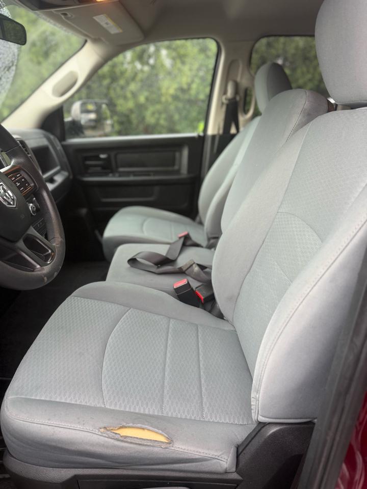 RAM 1500 4WD Quad Cab 140.5" Express 2018