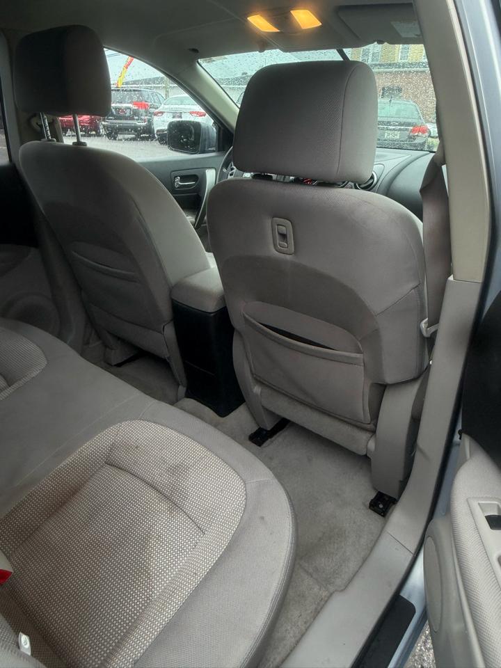 Nissan Rogue S AWD 2012
