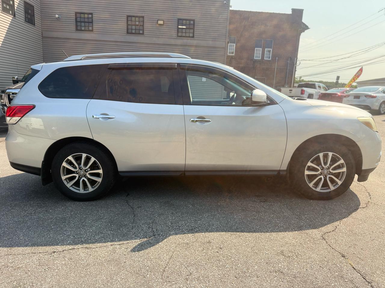 Nissan Pathfinder S 4WD 2014
