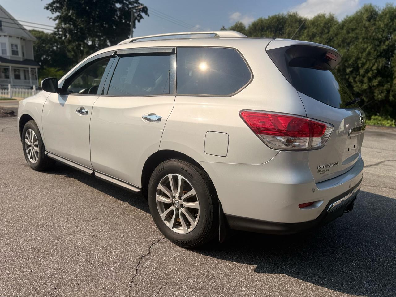 Nissan Pathfinder S 4WD 2014