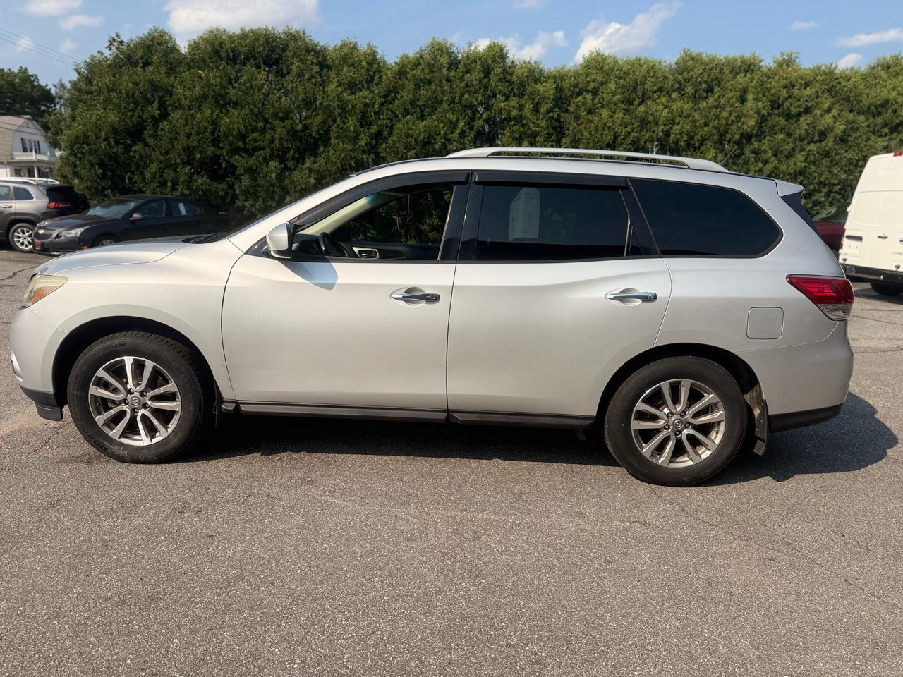 Nissan Pathfinder S 4WD 2014