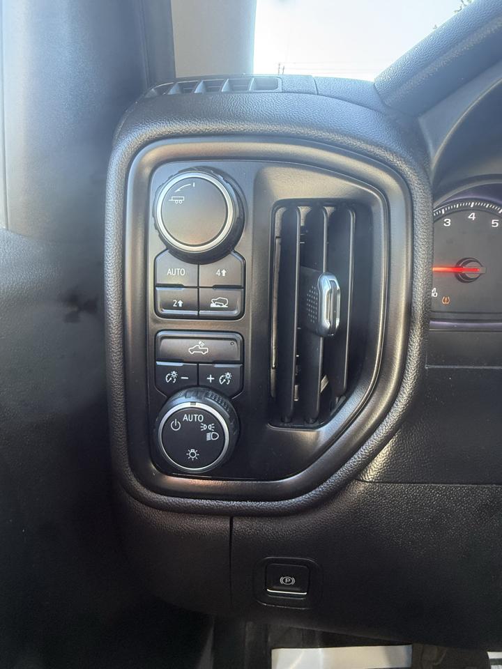 Chevrolet Silverado 1500 Custom Double Cab 4WD 2020