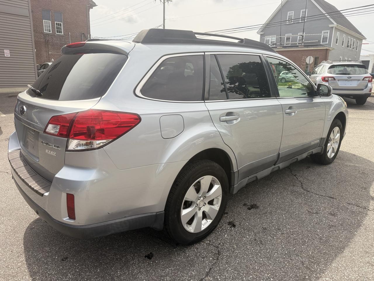 Subaru Outback 2.5i Premium 2012