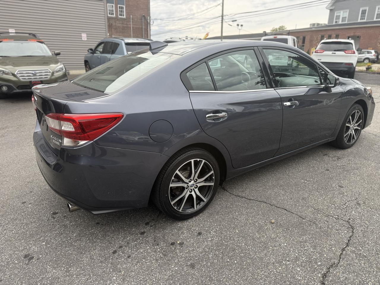 Subaru Impreza 2.0i Limited CVT 4-Door 2017