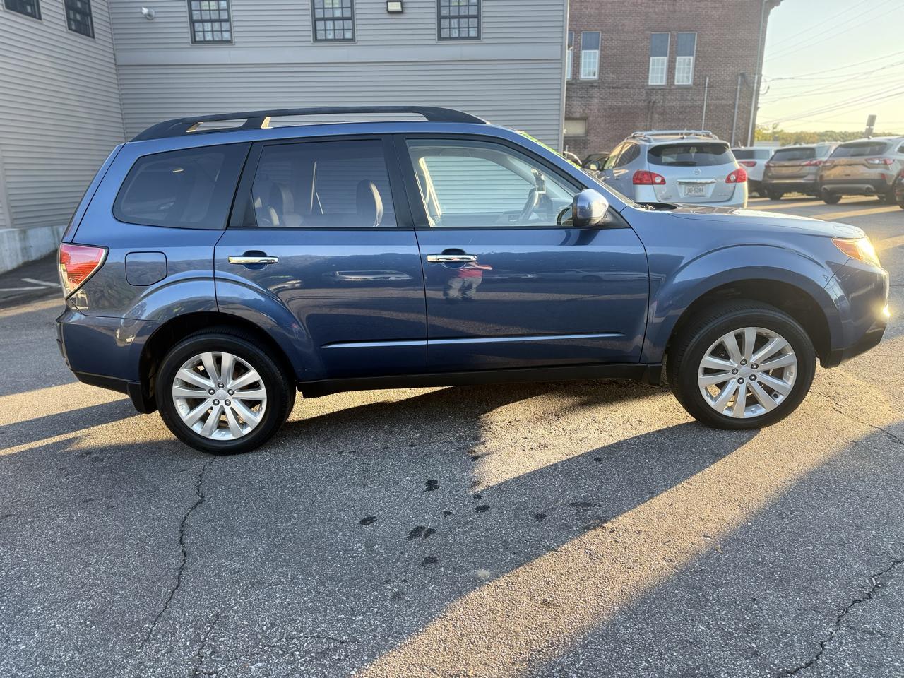Subaru Forester 2.5X Premium 2012