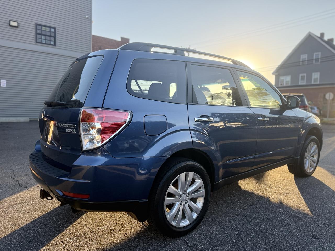 Subaru Forester 2.5X Premium 2012