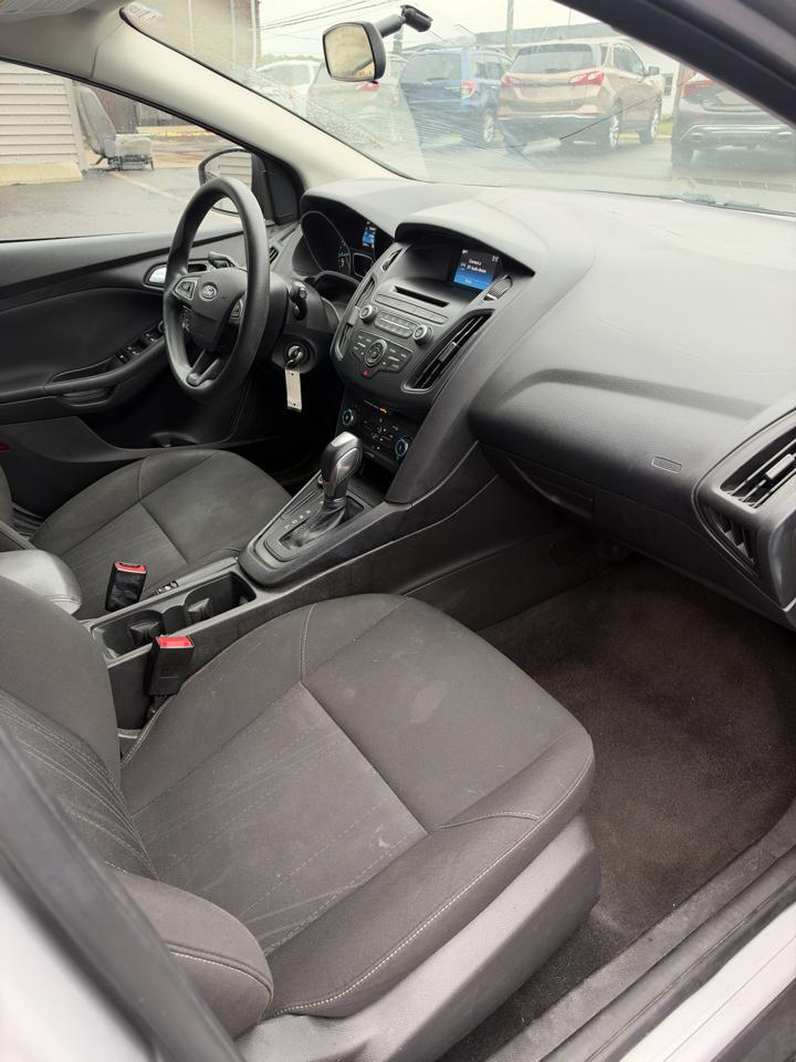 Ford Focus SE Hatch 2015