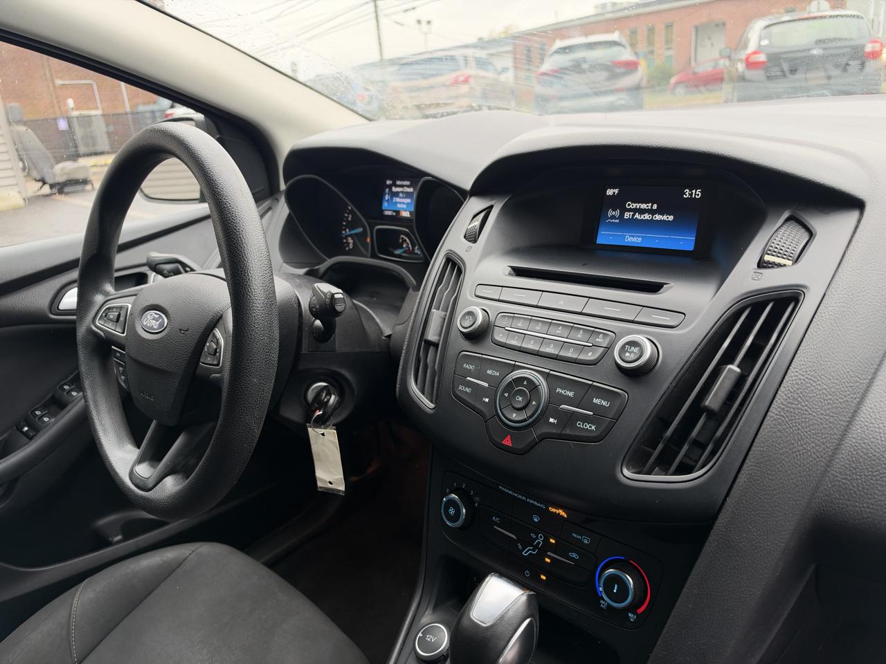 Ford Focus SE Hatch 2015