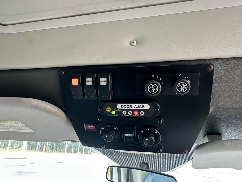 2018 Ford Transit Cutaway Base - Photo 16
