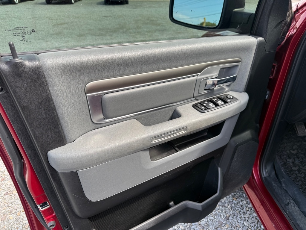 RAM 1500 SLT Quad Cab 2WD 2015 RAM 1500 SLT Quad Cab 2WD 2015