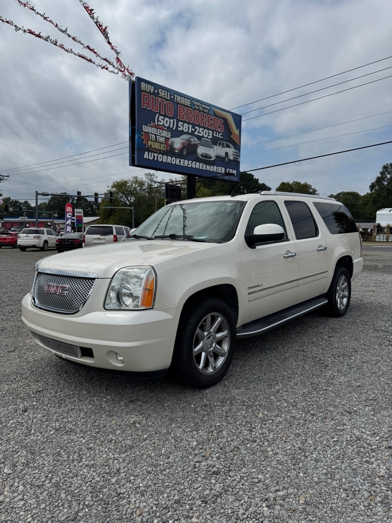 GMC Yukon Denali XL 4WD 2013 GMC Yukon Denali XL 4WD 2013