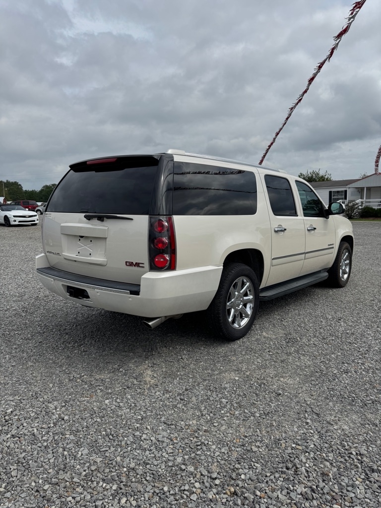GMC Yukon Denali XL 4WD 2013 GMC Yukon Denali XL 4WD 2013
