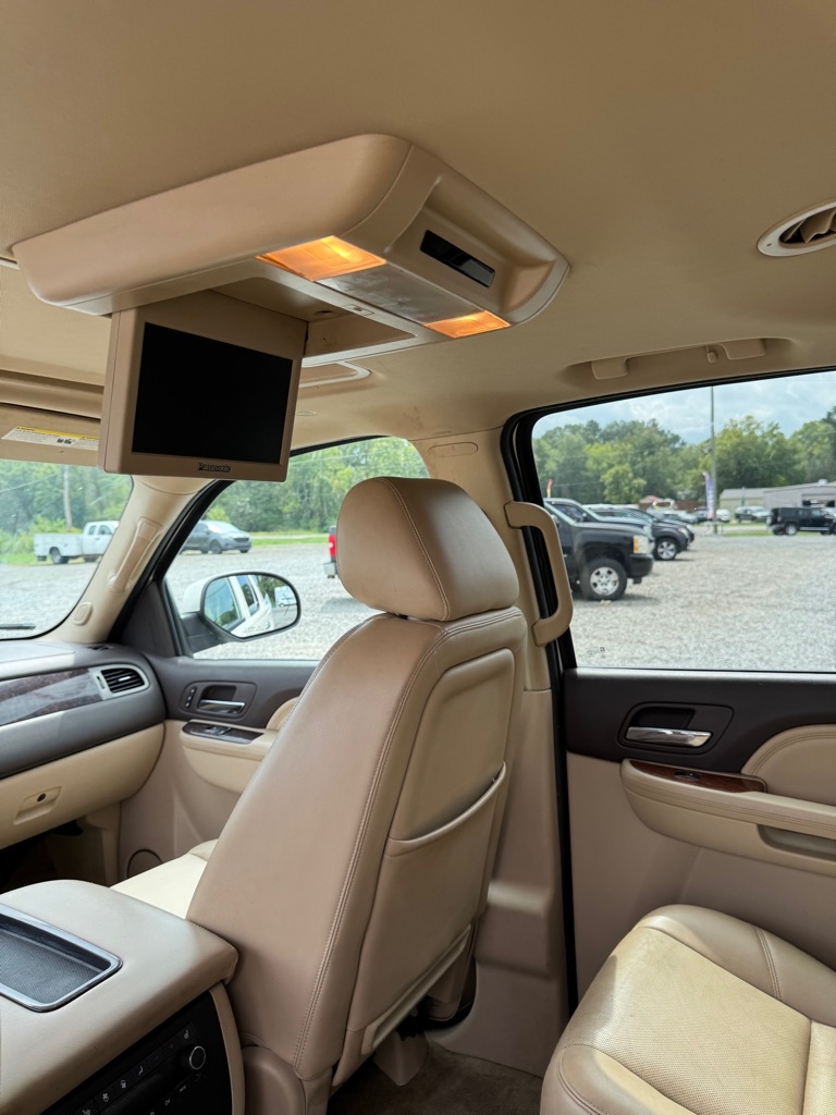 GMC Yukon Denali XL 4WD 2013 GMC Yukon Denali XL 4WD 2013