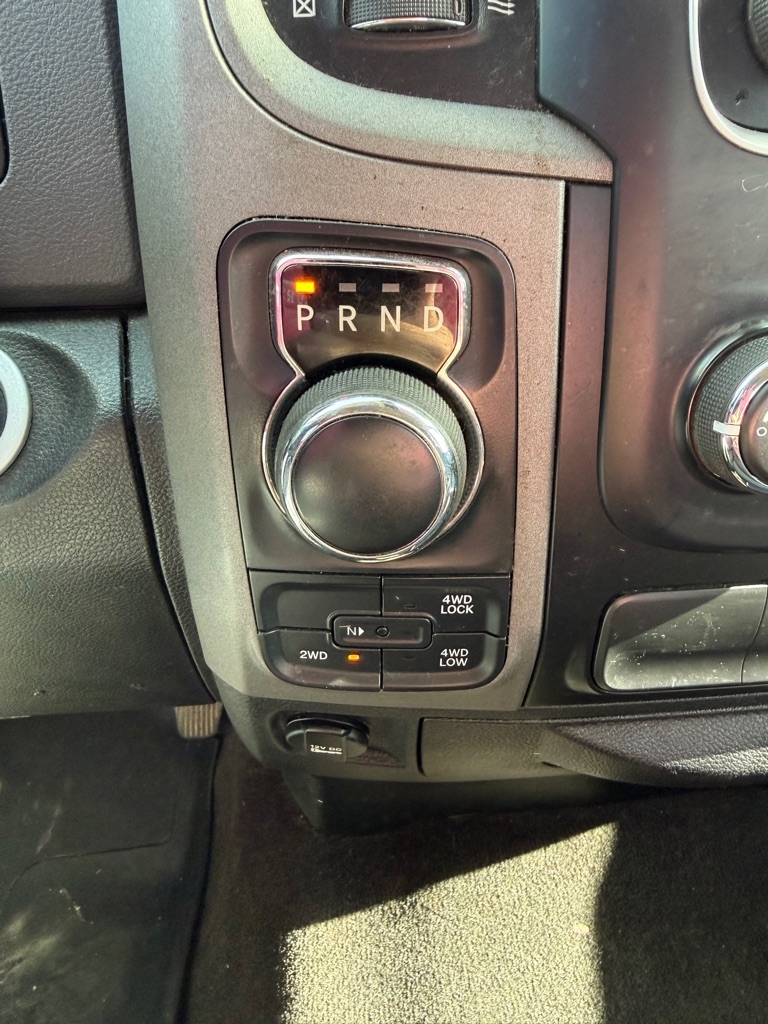 RAM 1500 Tradesman Crew Cab SWB 4WD 2018