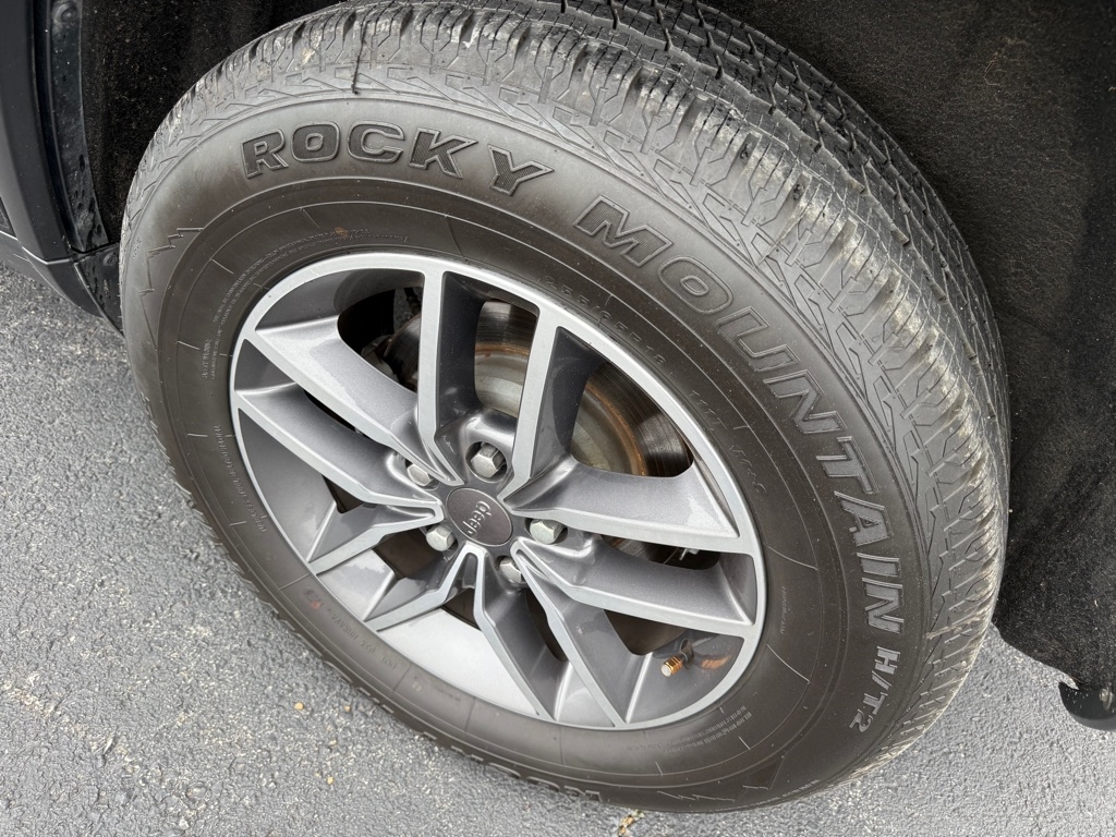 Jeep Grand Cherokee Laredo 2WD 2019