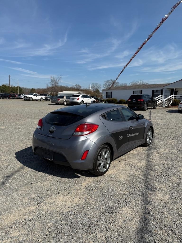 Hyundai Veloster Base 6MT 2016