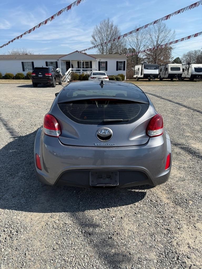 Hyundai Veloster Base 6MT 2016