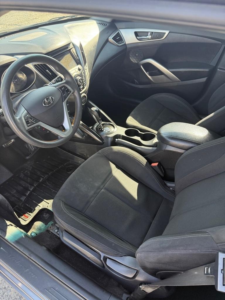 Hyundai Veloster Base 6MT 2016