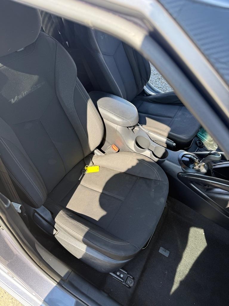 Hyundai Veloster Base 6MT 2016