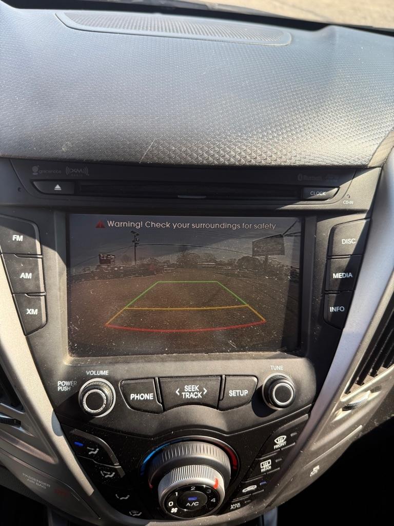 Hyundai Veloster Base 6MT 2016