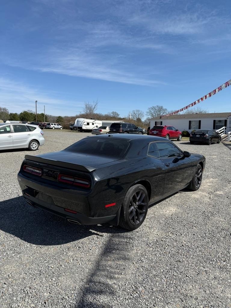 Dodge Challenger SXT 2021