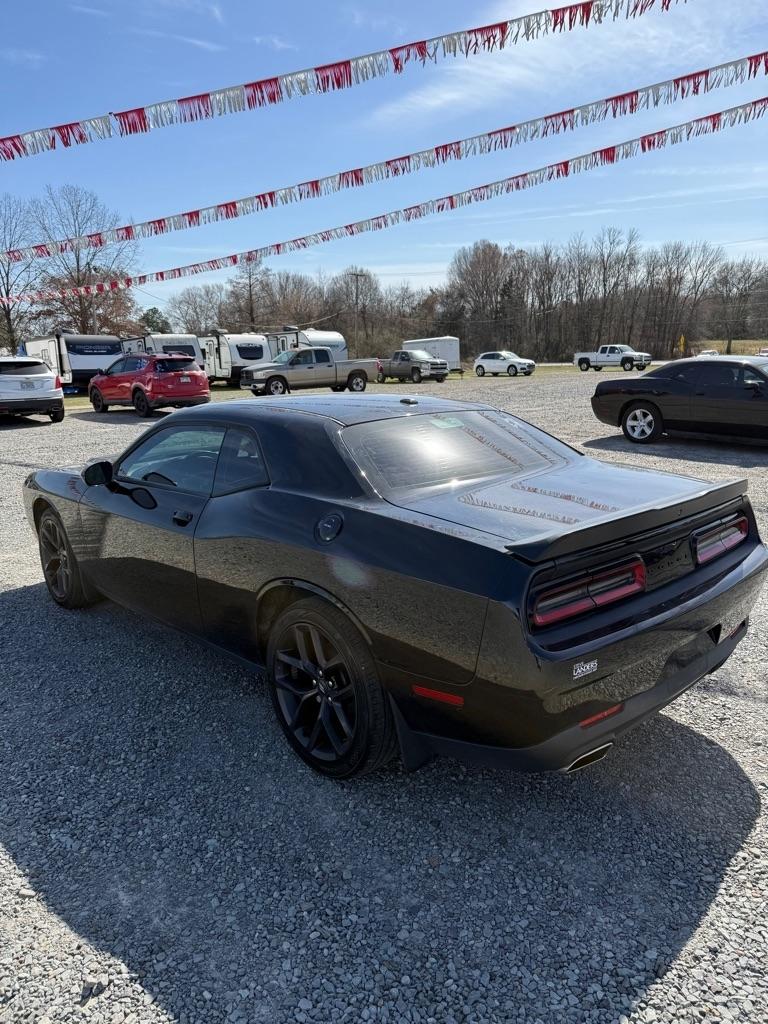 Dodge Challenger SXT 2021