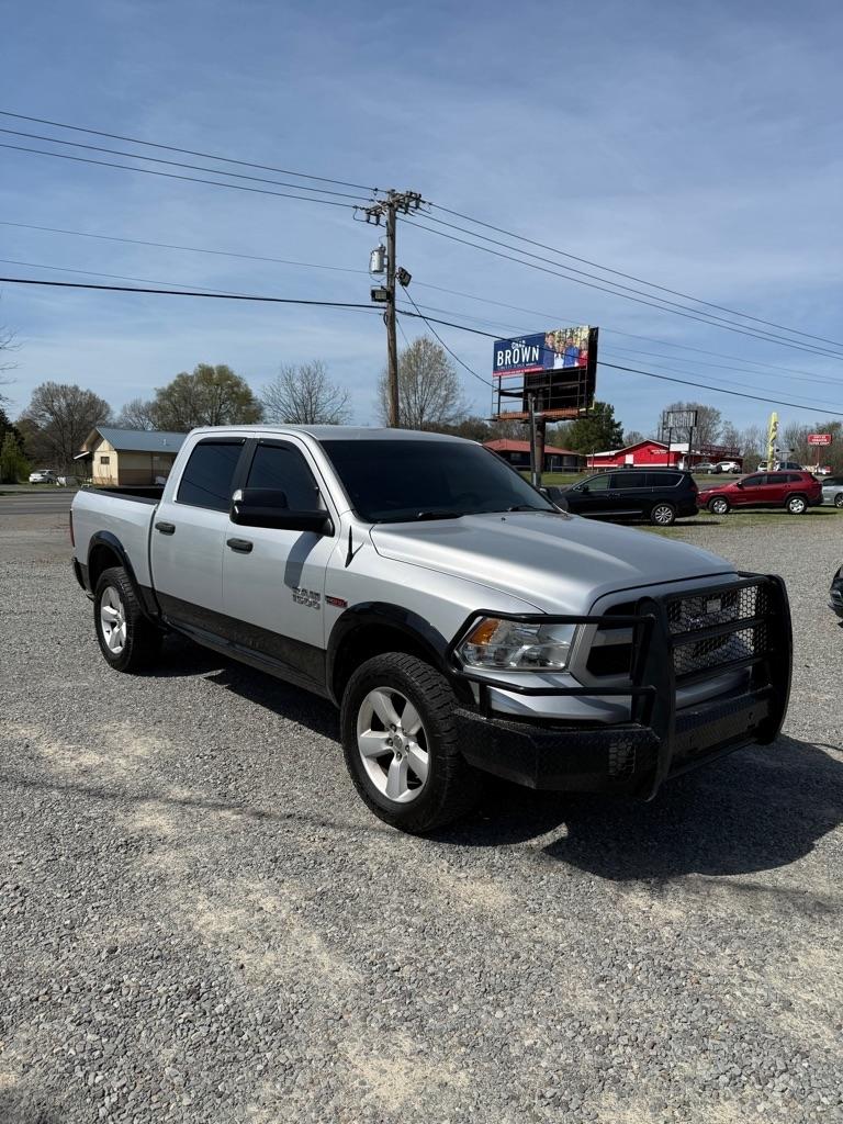 RAM 1500 SLT Crew Cab SWB 4WD 2015