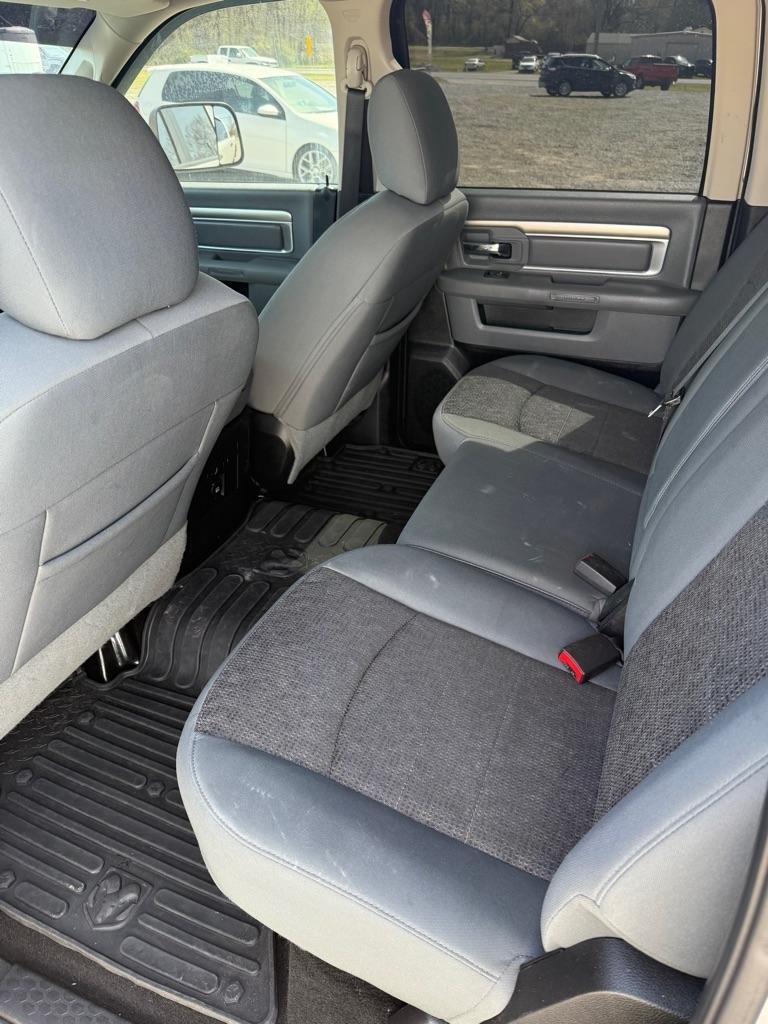 RAM 1500 SLT Crew Cab SWB 4WD 2015