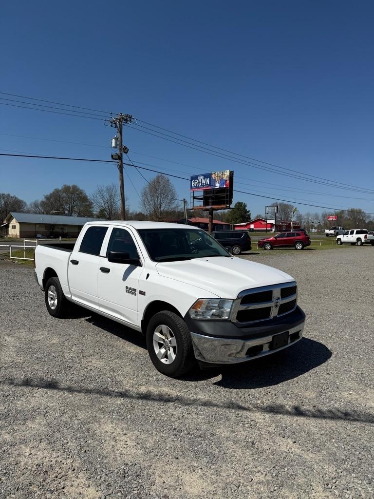 RAM 1500 Tradesman Crew Cab SWB 4WD 2017