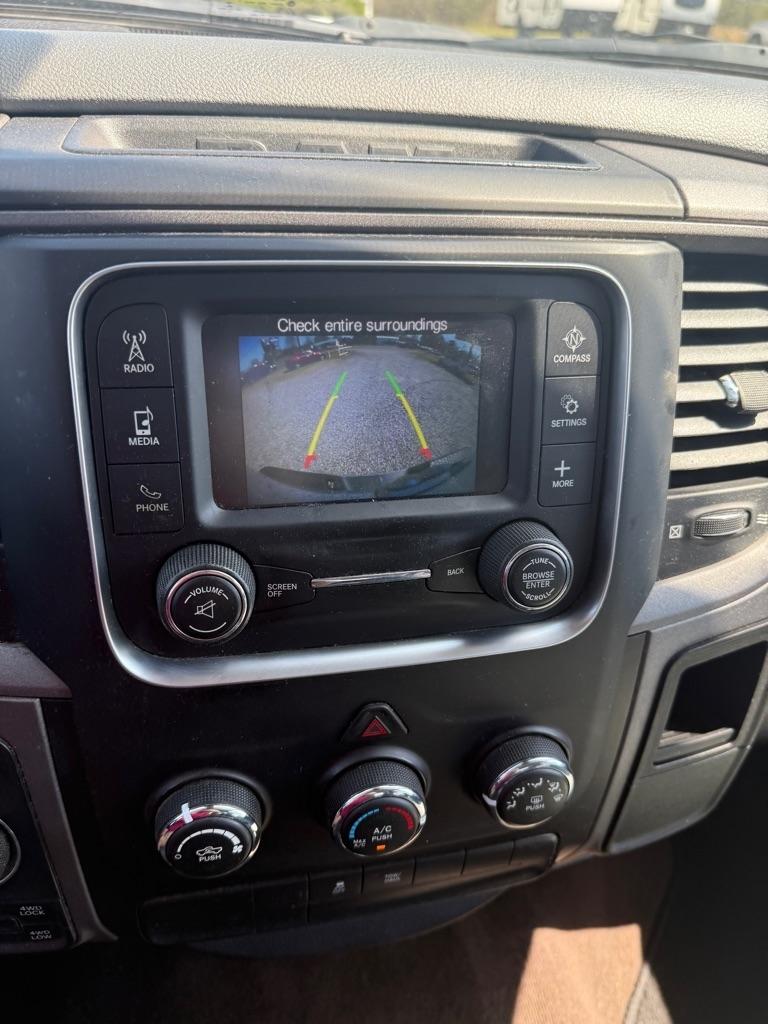 RAM 1500 Tradesman Crew Cab SWB 4WD 2017