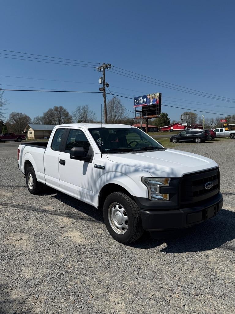 Ford F-150 XL SuperCab 8-ft. 2WD 2015