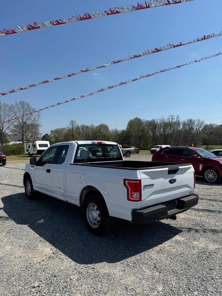 Ford F-150 XL SuperCab 8-ft. 2WD 2015