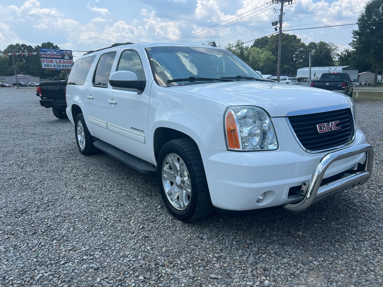 GMC Yukon XL SLT 1/2 Ton 2WD 2014