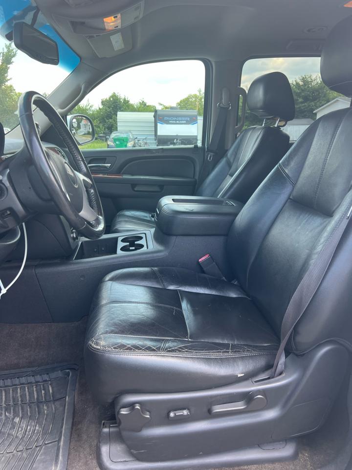 GMC Yukon XL SLT 1/2 Ton 2WD 2014
